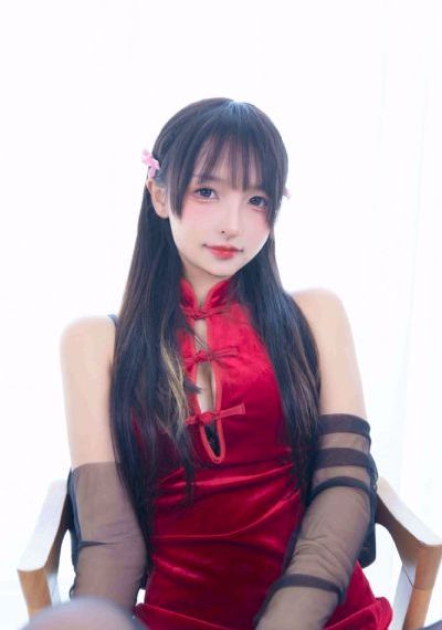 森林里的熊先生在冬眠中