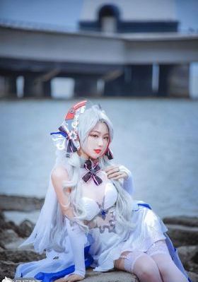 年轻的女教师2中文字